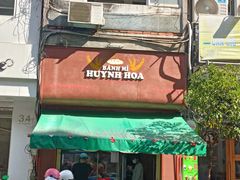 -Bánh Mì Huynh Hoa