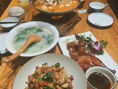 -老滇山寨•云南特色菜•地方菜•民族风情歌舞表演(金碧店)