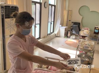 佑生是很早之前朋友就种草给我的，她之前就是在佑生坐的