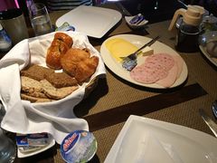 -Sala Thai Restaurant