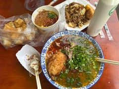 -巍山𤆵肉饵丝