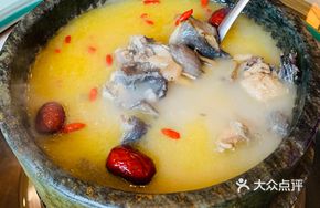 Hand-shaped Ginseng Stone Pot Chicken