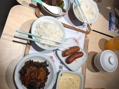 -老乡鸡(上海白玉兰广场店)