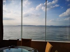 -湖边饭店