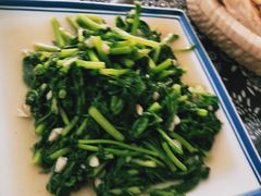 炒茼蒿-八两八金·莱芜特色炒鸡(市南漳浦路店)