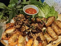 -大头虾越式风味餐厅(光明广场店)