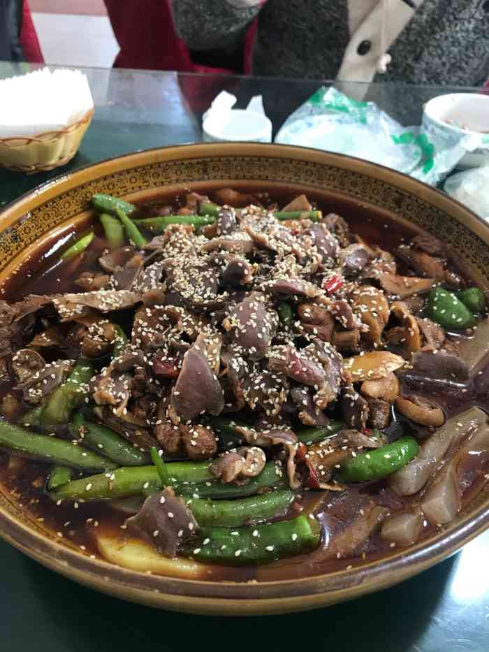 2020年10月29日打分熊猫基地附近吃饭的地方有点少,查到附近美食榜单