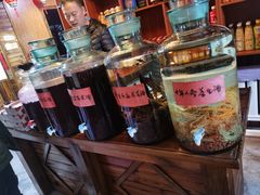 -果松木炭酸菜铜火锅·外婆参鸡汤