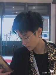 -海文先生国潮烫染男士理发馆