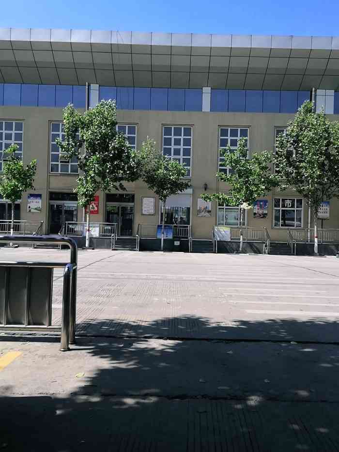 藁城公交枢纽-"今天天气真的是很不错呢,蓝天白云,微风.