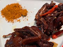 酱香油酥鹌鹑-老闵田螺馆·南昌市井菜·特色小吃(总店)