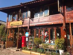 -猫的天空之城概念书店(丽江古城饮玉巷店)