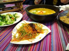 -香巴拉云南餐厅(华莱坞店)