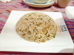 腌菜鸡蛋炒饭-香巴拉云南餐厅(华莱坞店)