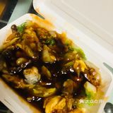 想吃很久的蚵仔煎。因为听说老板是台湾人想着应该很正宗