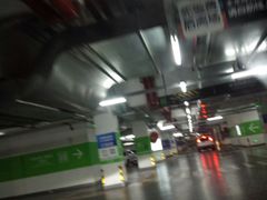 -龙湖虹桥天街-停车场