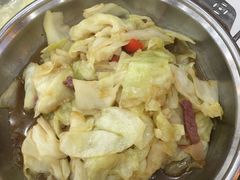 干锅包菜-徽州美食(三十年老店)