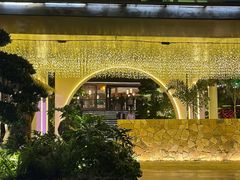 -茅草房·河畔园林火锅