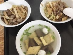 -松树干拌面店