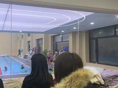 -鲸灵公元游泳中心
