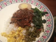 台湾卤肉饭-鑫花溪牛肉米粉(东环大润发店)