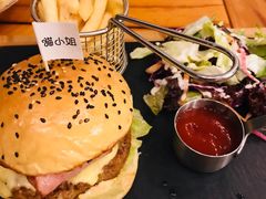烟熏牛肉汉堡-IFIF 如果花園(宽厚里店)