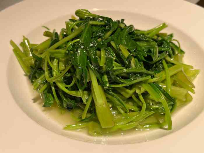 算不错,就是感觉服务员有点忙不过来[薄荷]环境:一家中高端连锁闵菜