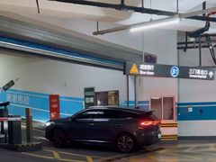 -国华国际广场-地下停车场