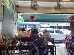 -Dang restaurant (patong phuket)