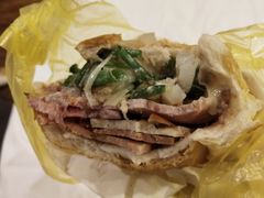 -Bánh Mì Huynh Hoa