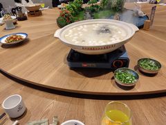 大砂锅炖鱼头-丹江渔村(望京店)