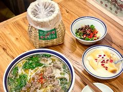 -云阿蛮云南生烫牛肉米线(奉贤路店)