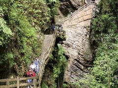 -龙水峡地缝景区