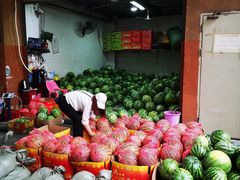 -三亚新鸿港水果一级批发市场
