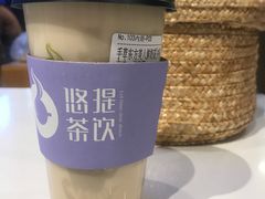 手萃东方美人鲜奶茶-悠提茶饮(紫峰广场店)