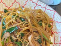 不一样的土豆丝-八张桌子(老店)