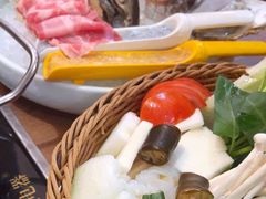 -樾餐厅泰式海鲜火锅(民歌湖店)