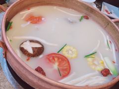-三人行骨头王火锅(长寿店)