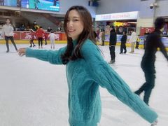 -正佳冰河湾真冰滑冰场