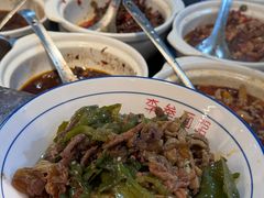 辣椒炒肉粉加肥肠-李叁面馆(妇幼店)