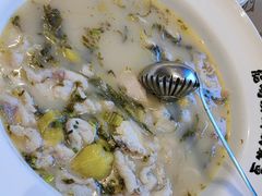 -严记小天府酸菜鱼(西四路店)