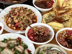 -大众跷脚牛肉馆·非遗传承单位(峨眉山店)