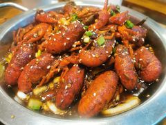 麻辣油焖虾-虾妹纸餐厅