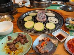 -唯成•韩国炭火烤肉 유성고기