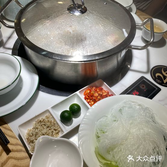 梁记椰子鸡(和信广场店)