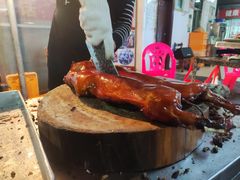 -黄记四更烤乳猪店