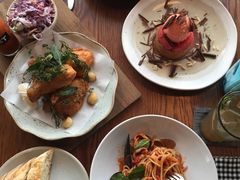 -ROAST coffee & eatery