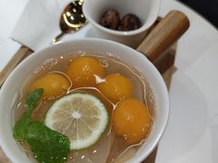 枇杷雪梨银耳羹-炖物24章·顺时轻养茶(杭州大厦店)