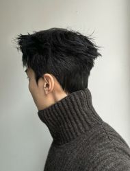 -一家只做男发烫染的店