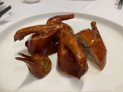 玻璃皮润烧乳鸽-北京厨房(西安SKP店)